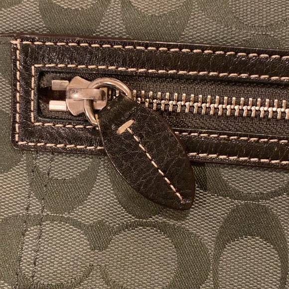 Hunter Green COACH bag - Picture 9 of 12